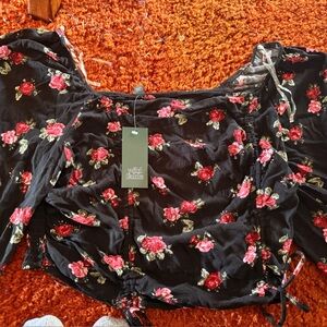 wild fable Black Floral Puff-Sleeve Crop Top with Rose Print
